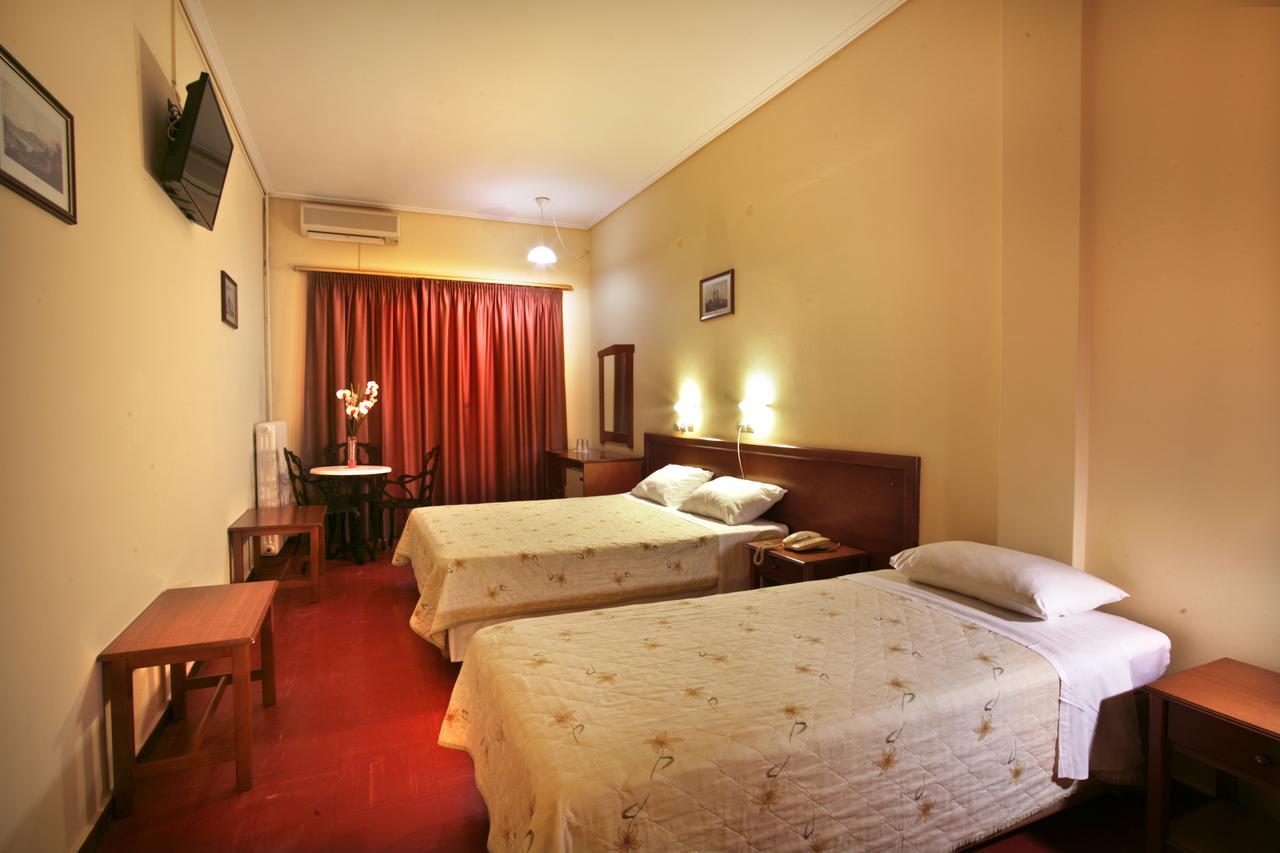 Hotel Bakos Loutráki Esterno foto