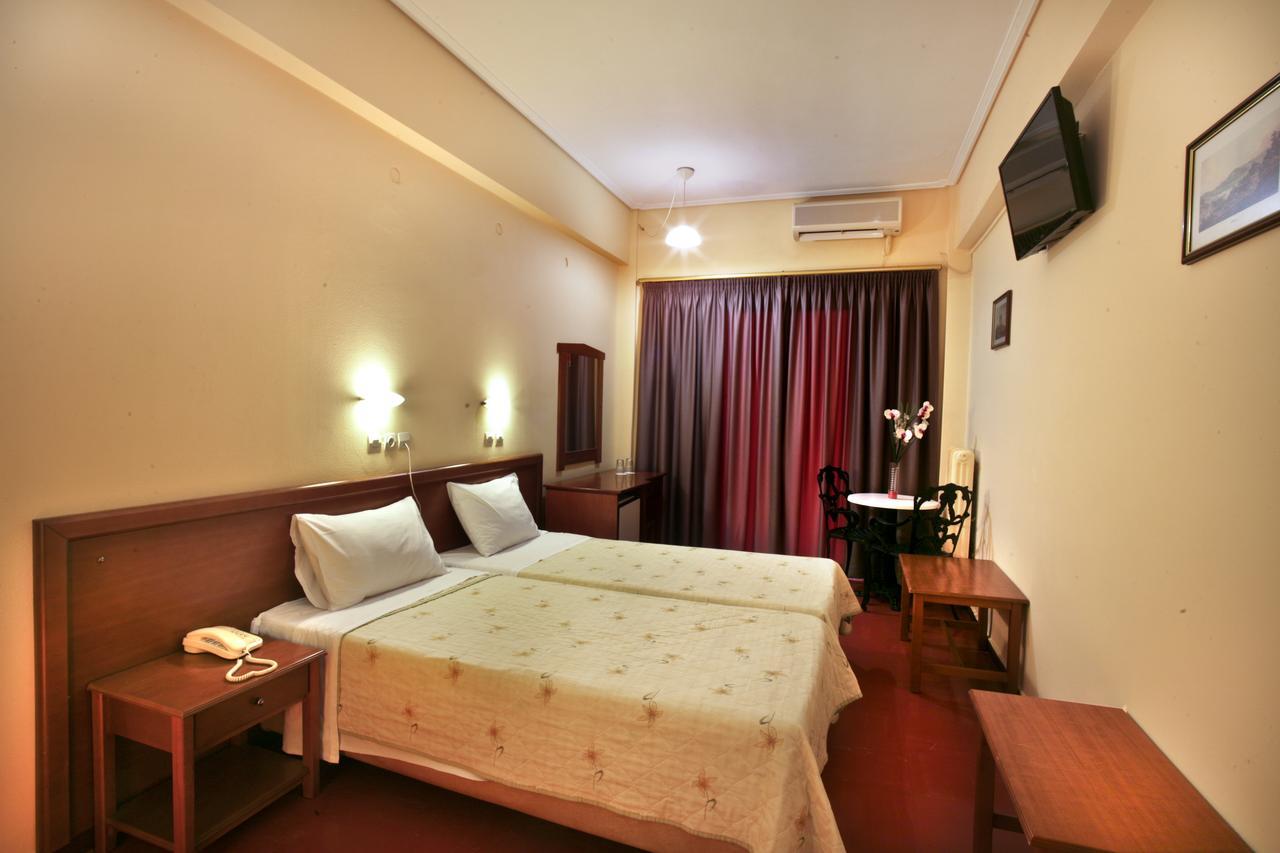 Hotel Bakos Loutráki Esterno foto